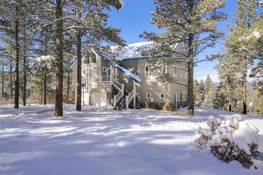 Pagosa Springs Family Retreat with Game Room and Views